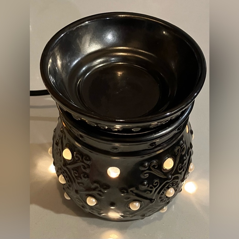 Scentsy Margot wax warmer electric with faux pearls